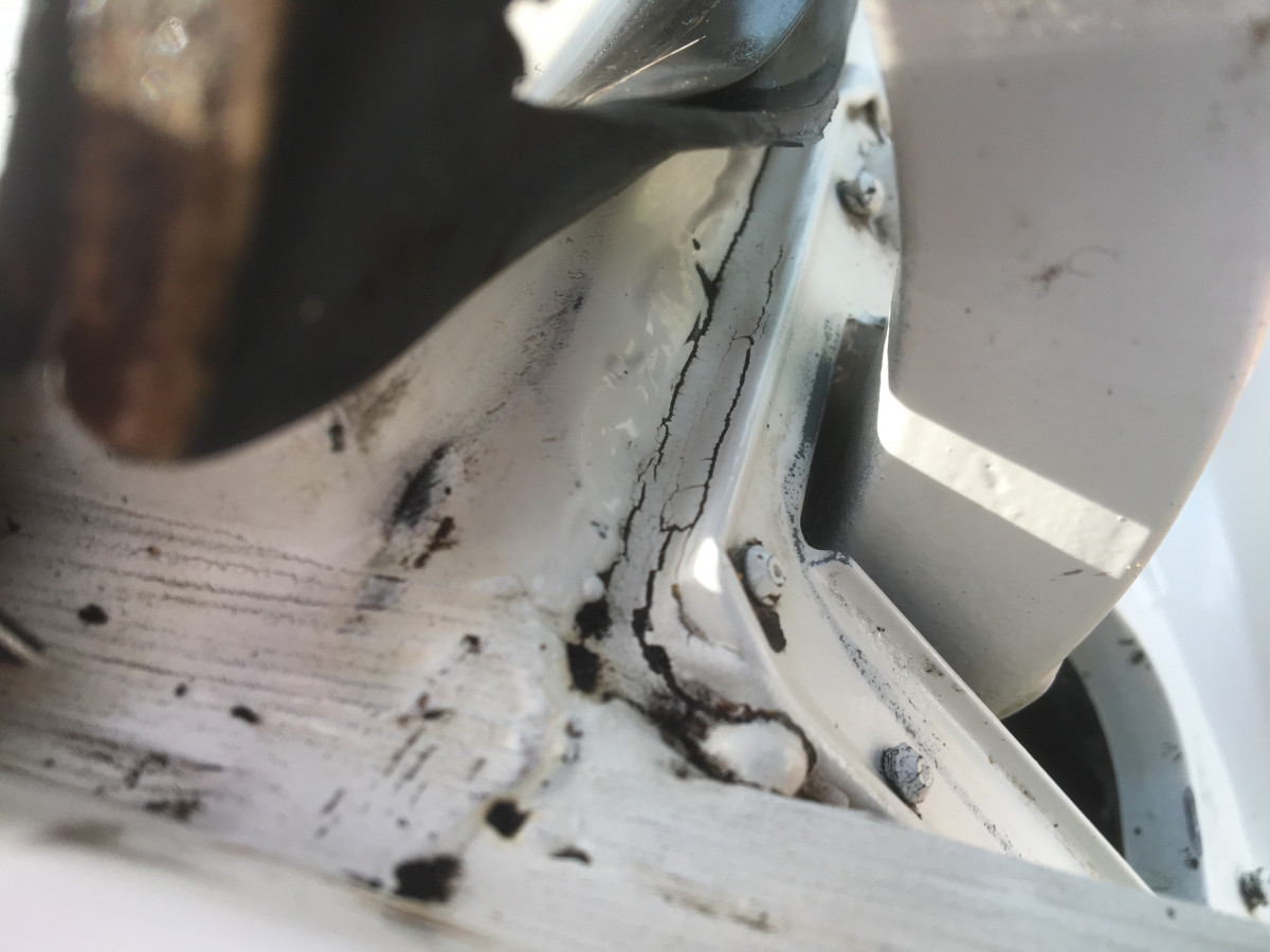 Volvo tailgate leak 4.JPG