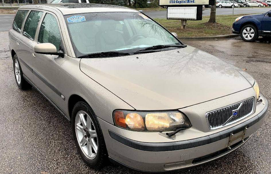 https://raleigh.craigslist.org/ctd/d/raleigh-2004-volvo-v70-25t/7080189134.html
