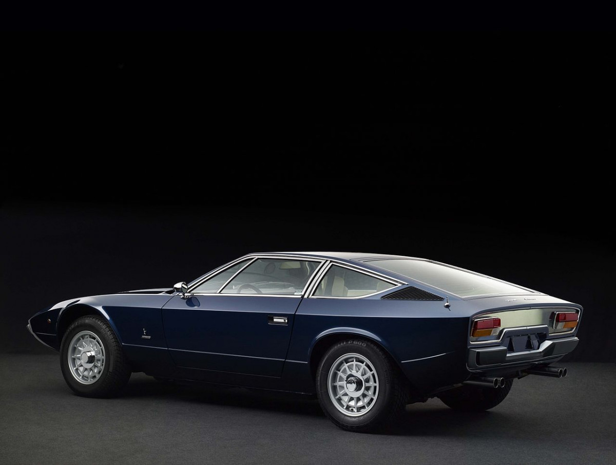 Maserati_Khamsin_1975_back.jpg