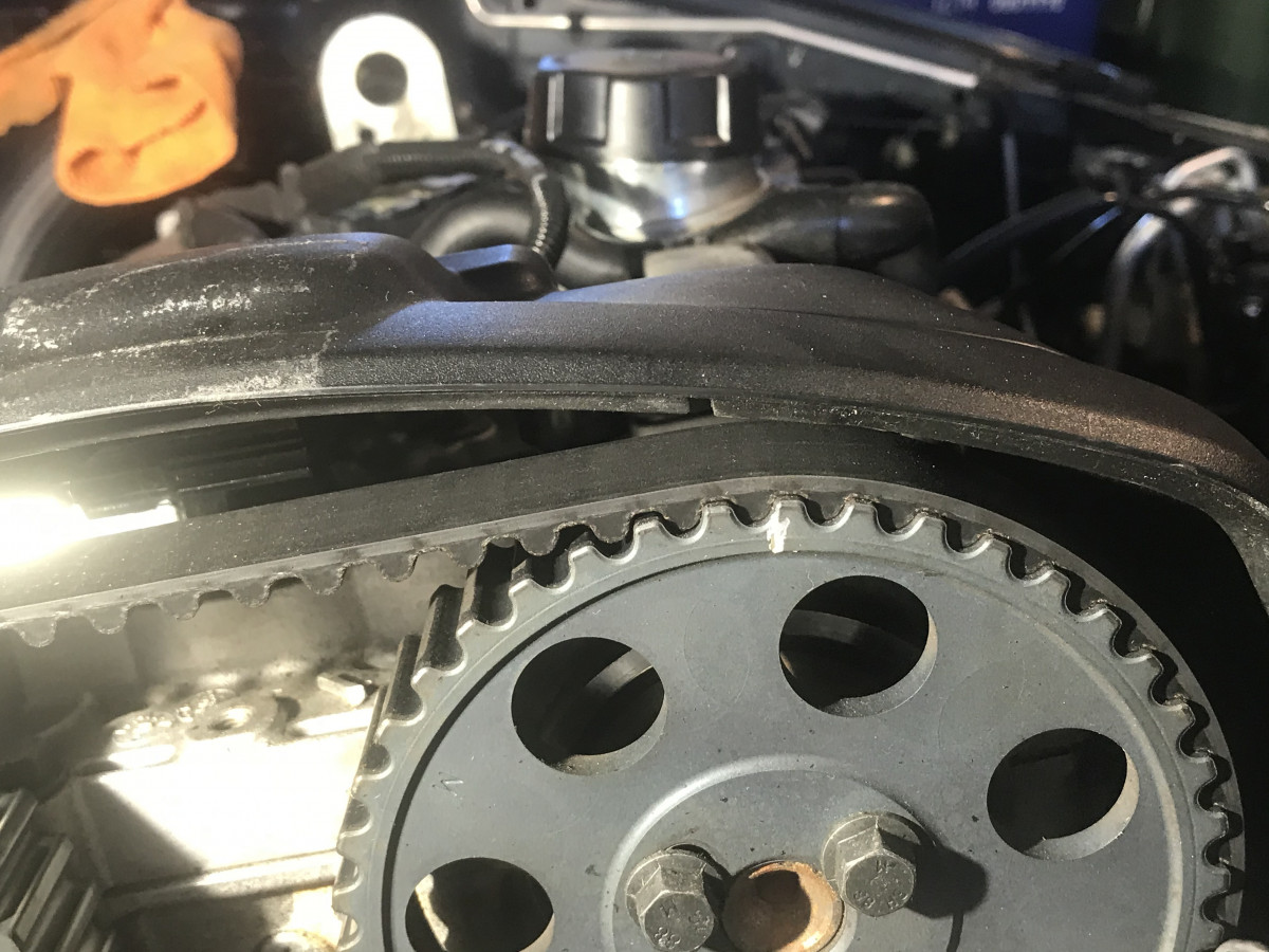 Intake Cam Mark - Front