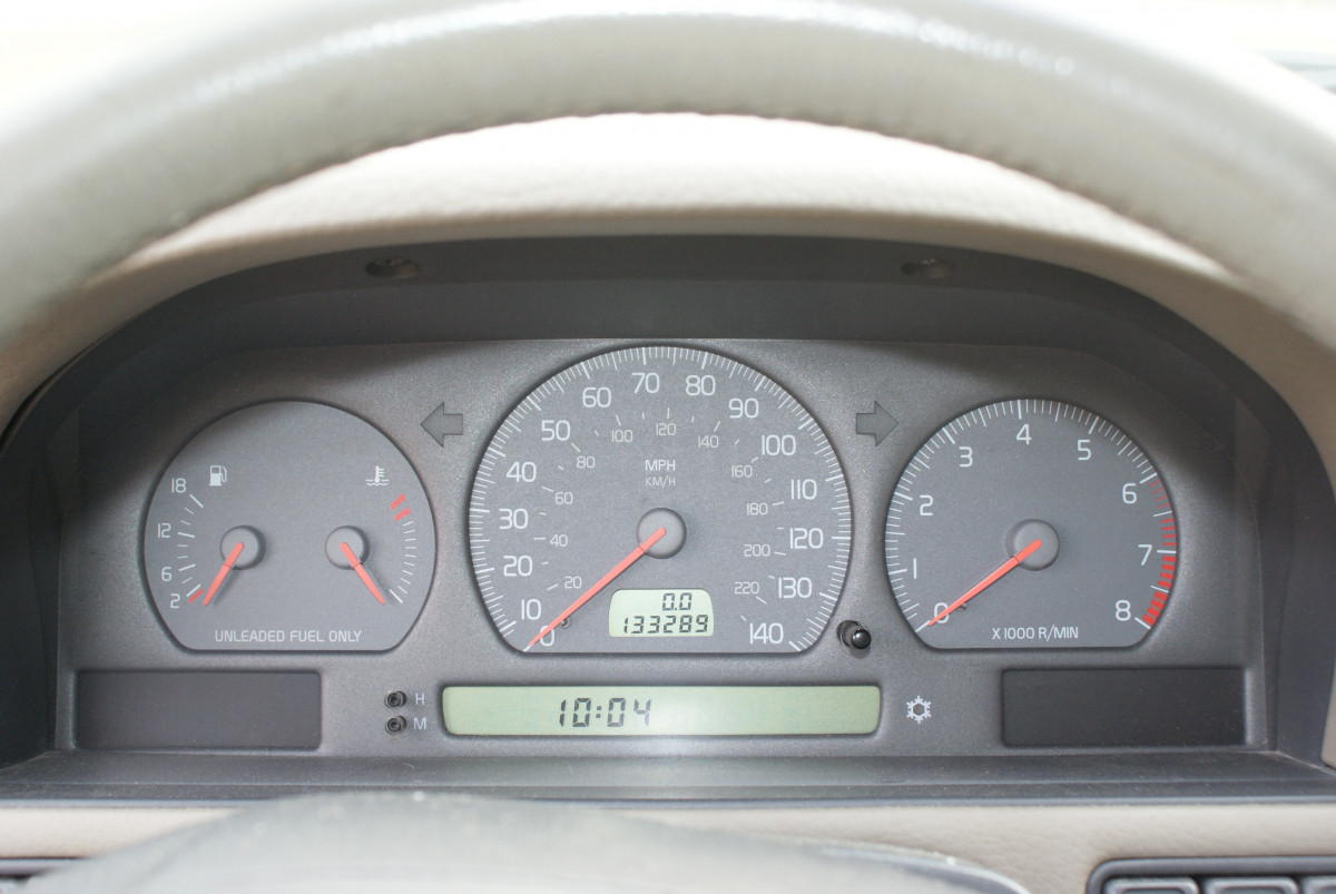 Front instrument cluster