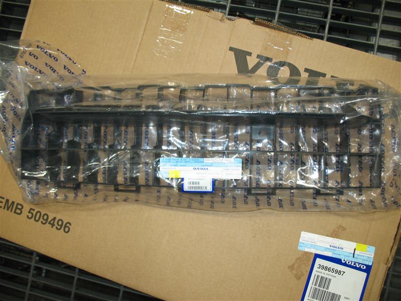 _8611396_9.jpg VOLVO C70 AIR LOUVRE.jpg