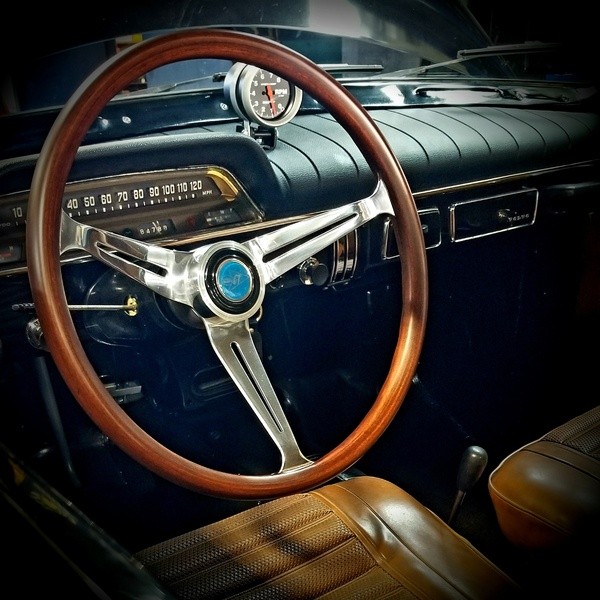 Volvo 122 Nardi.jpg