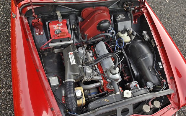 Volvo 1964-122S-Wagon air box.jpg