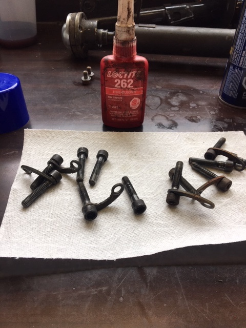 Propshaft bolts.jpg