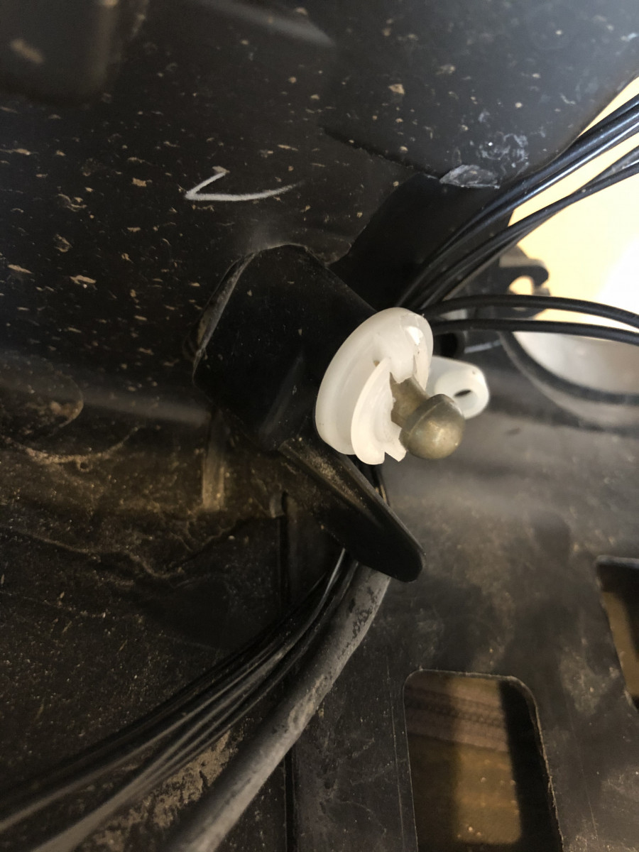 another busted ball joint from the inside (using a smashed headlight on hand)