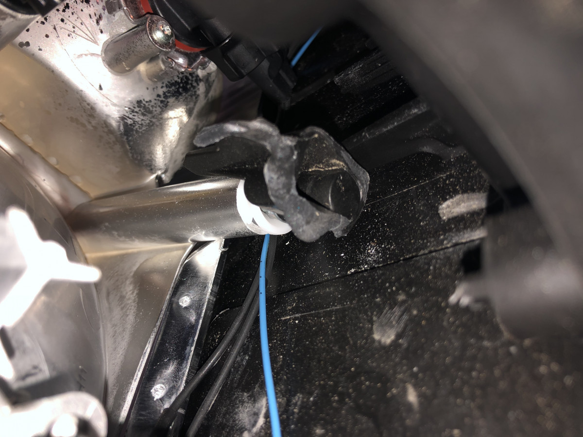 view of broken ball join from back before fix