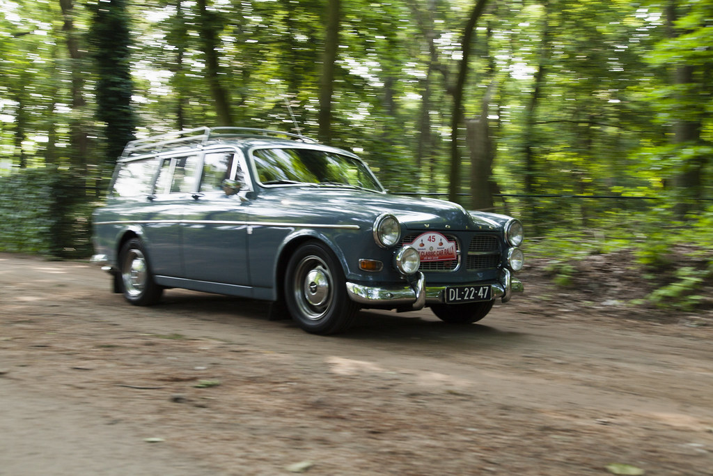V 122 combi rally.jpg
