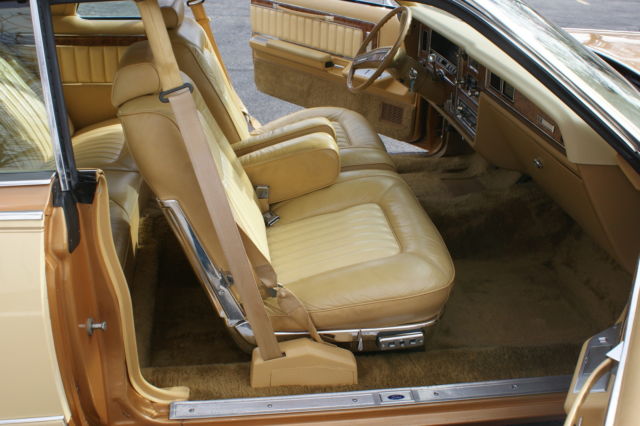 1978-mercury-grand-marquis-rare-2-door-hardtop-two-tone-original-paint-gorgeous-9.JPG