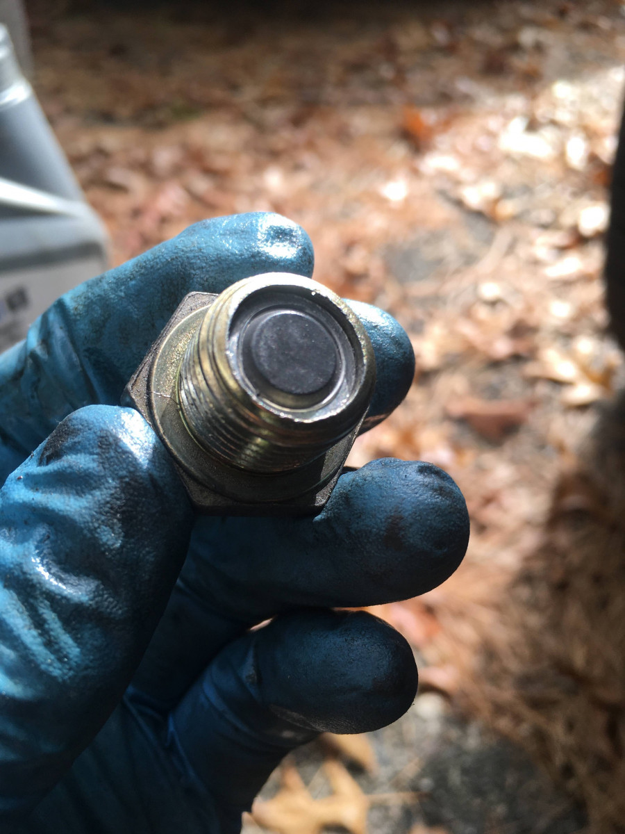 2004 Volvo XC90 transmission drain bolt (after)