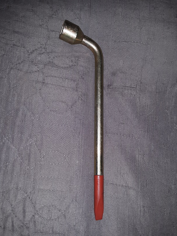 Lug Wrench side view.jpg