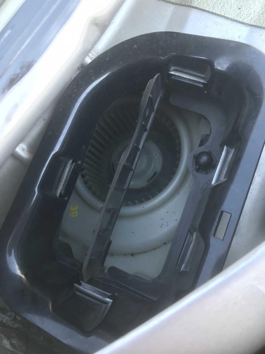 p2 blow motor housing flap.jpg