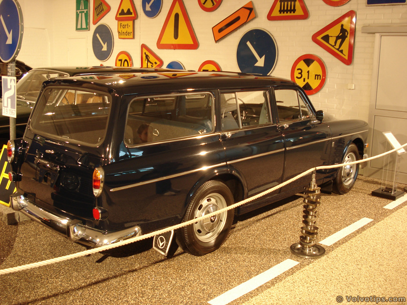 Volvo_220_Amazon_Combi_Museum.jpg