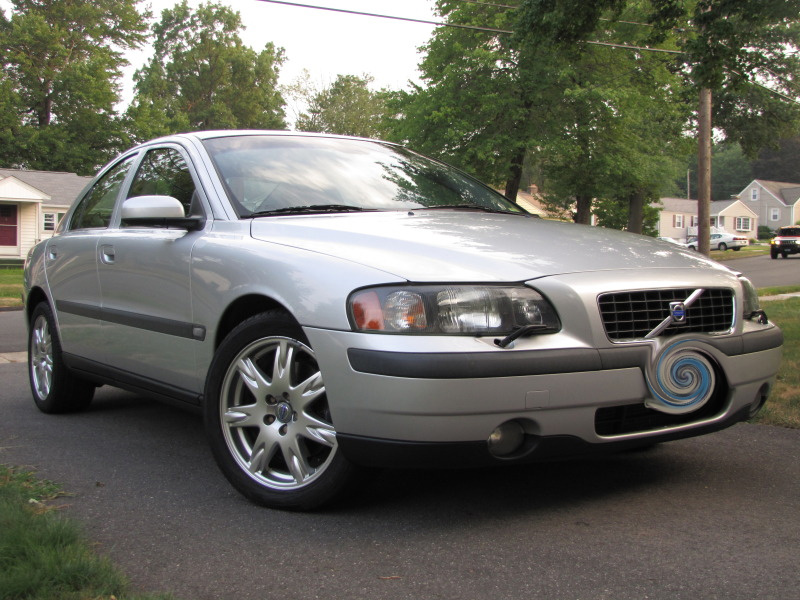 2004VolvoS6025TAWD045.jpg