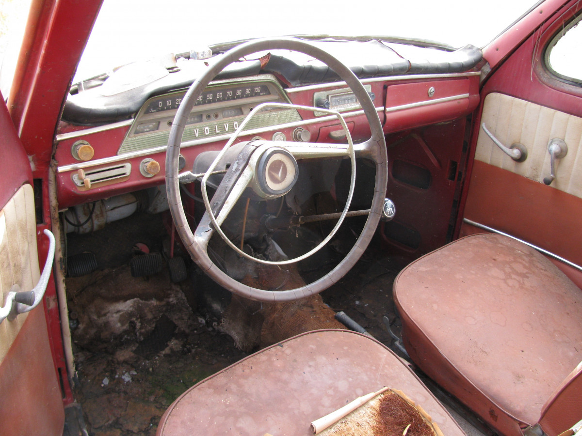 October 2010 cars with VOLVO PV 544 006.jpg