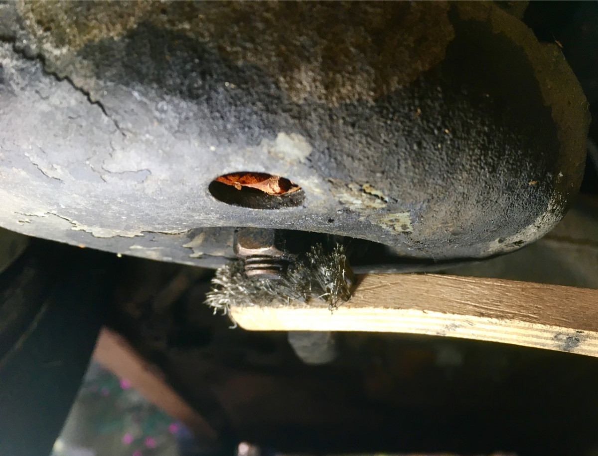 Cleaning the threads