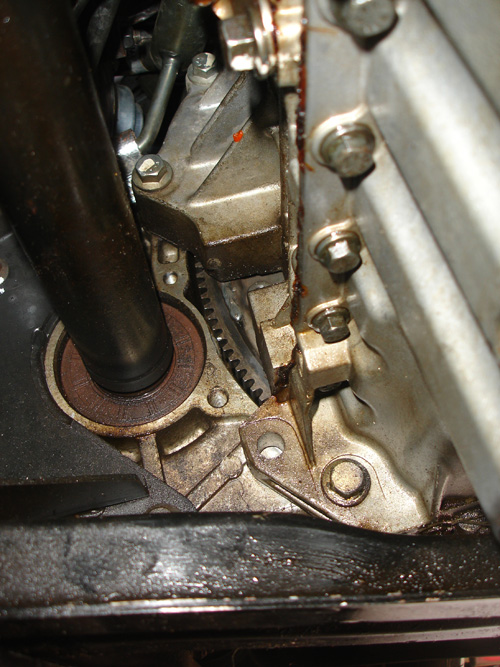 the pan towards the driver, that black pole is the axle i think