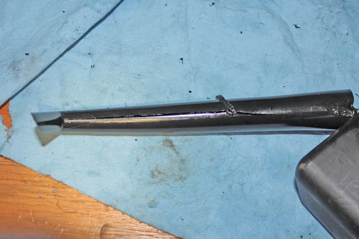 PS reservoir crack along length of retrun line IV.jpg