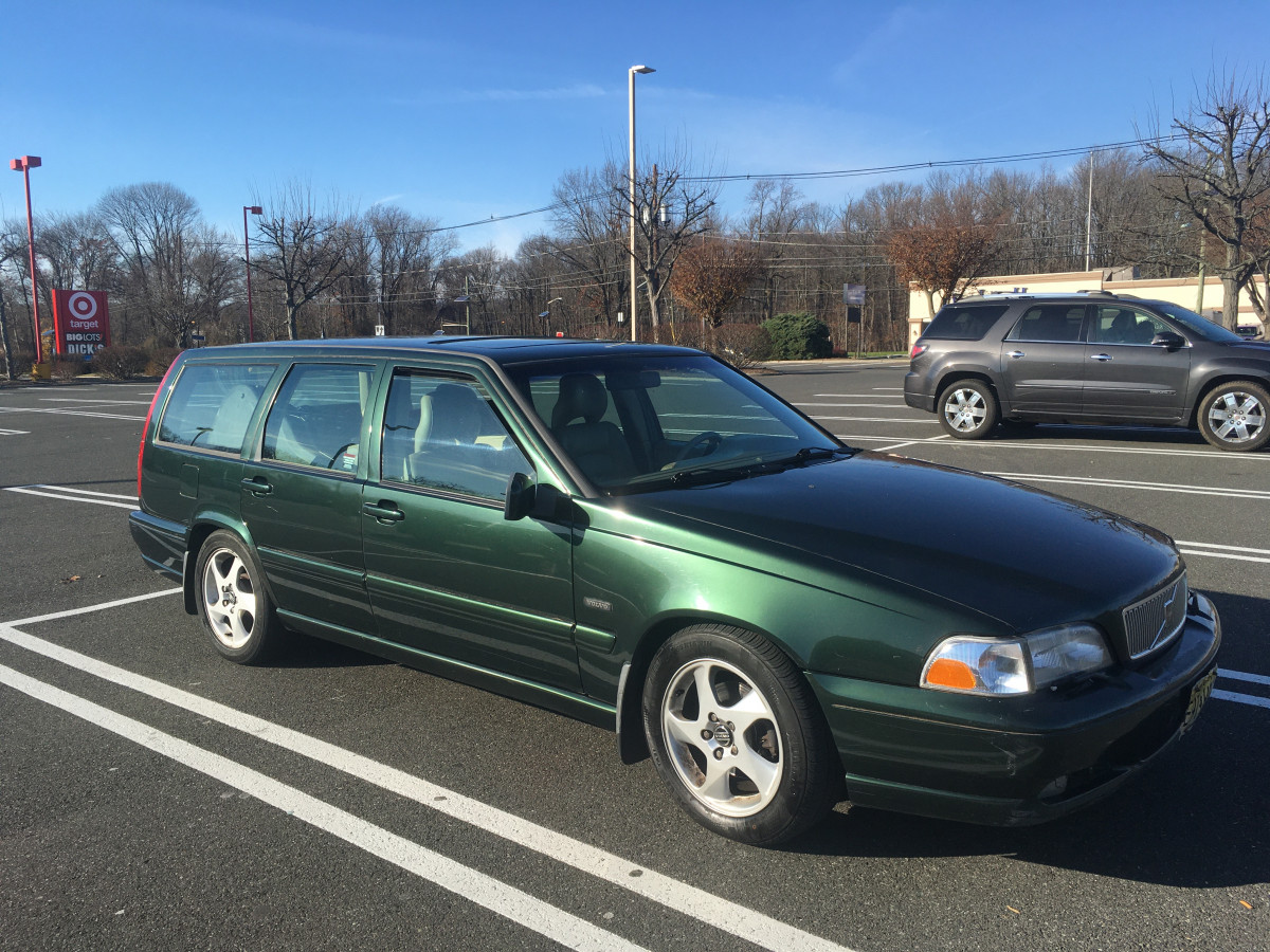 1998 Volvo V70 T5 in green