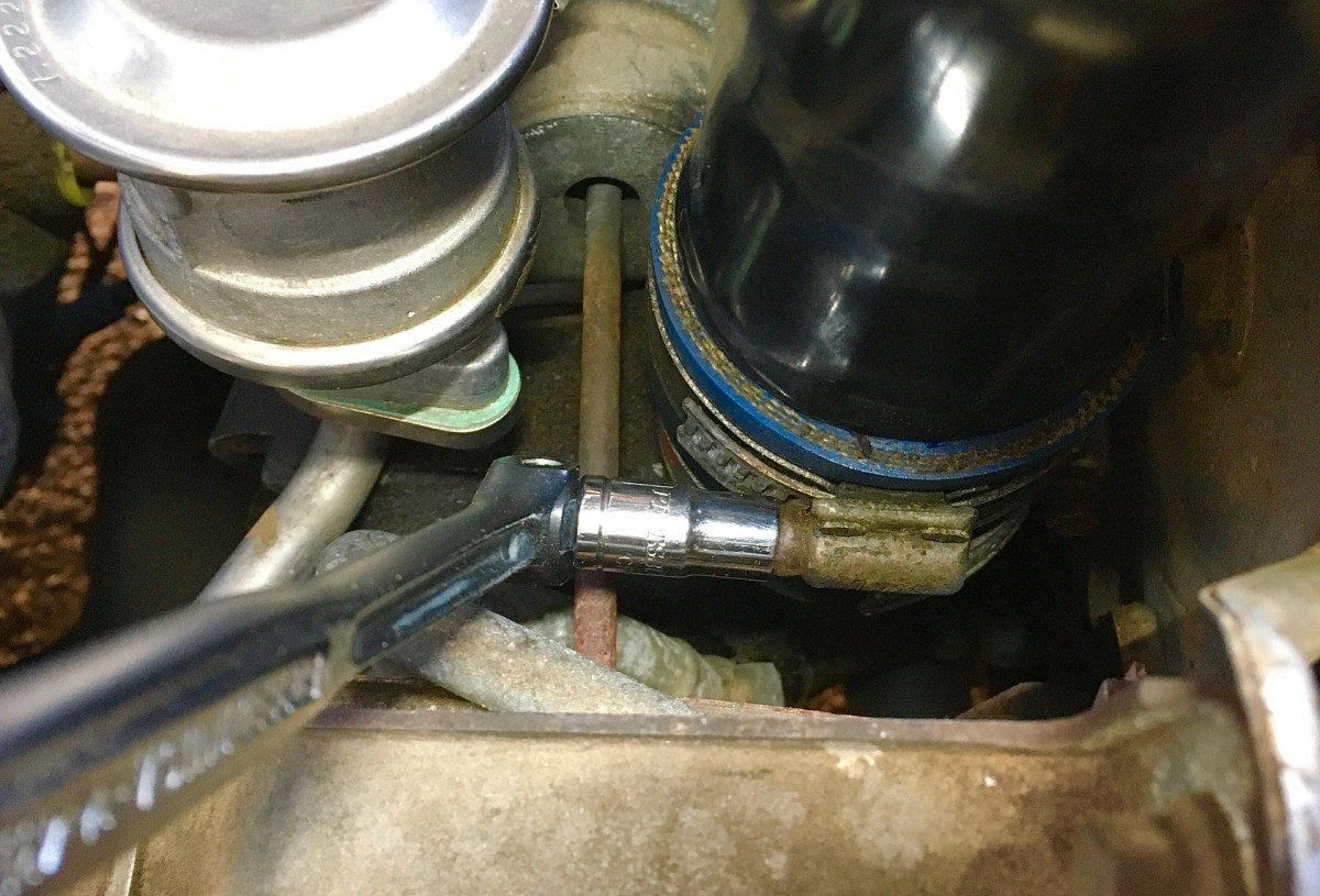 Volvo coupling turbo hose 01.jpg