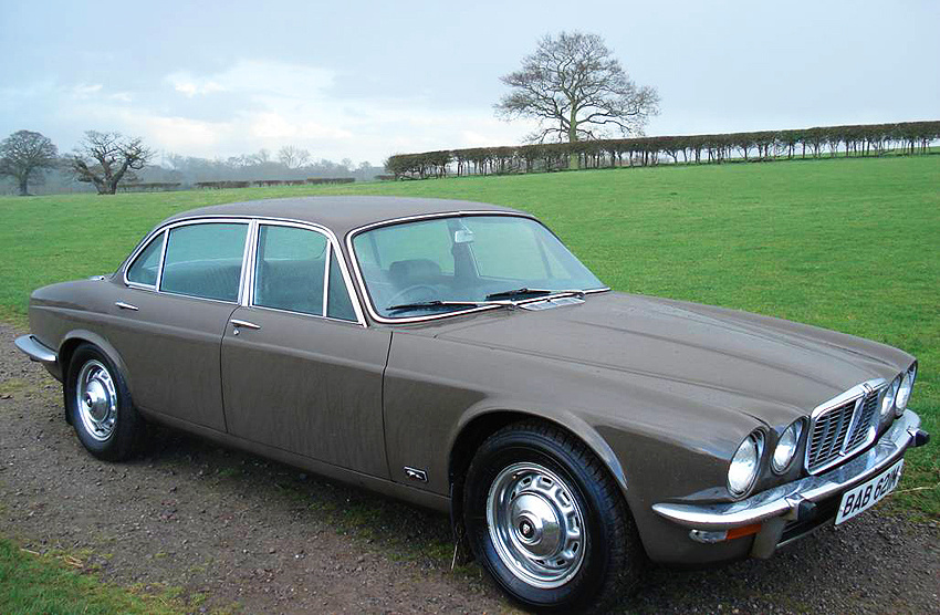 Jaguar-1968-XJ6-a.jpg