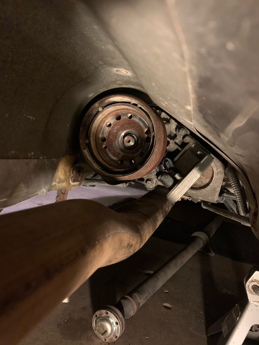 pic 1 gratuitous shot of "prop shaft is out!"