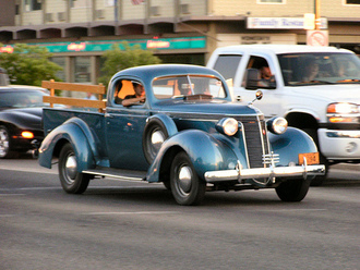 37 Studebaker truck.jpg