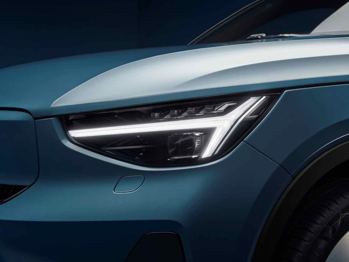 Volvo C40 Recharge Studio (4).jpg