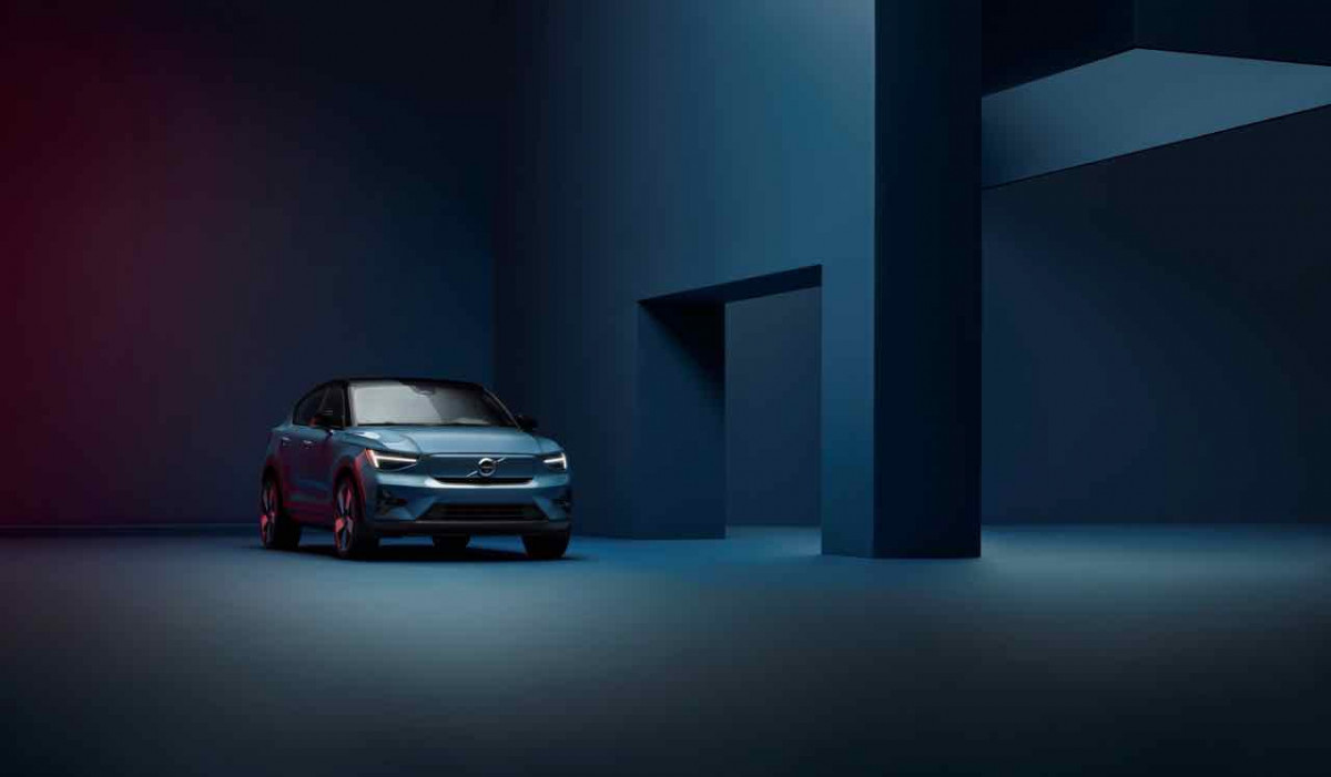 Volvo C40 Recharge Studio (3).jpg