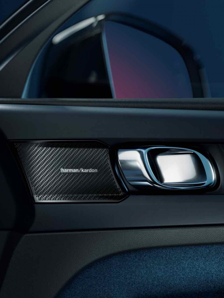 Volvo C40 Recharge (1).jpg