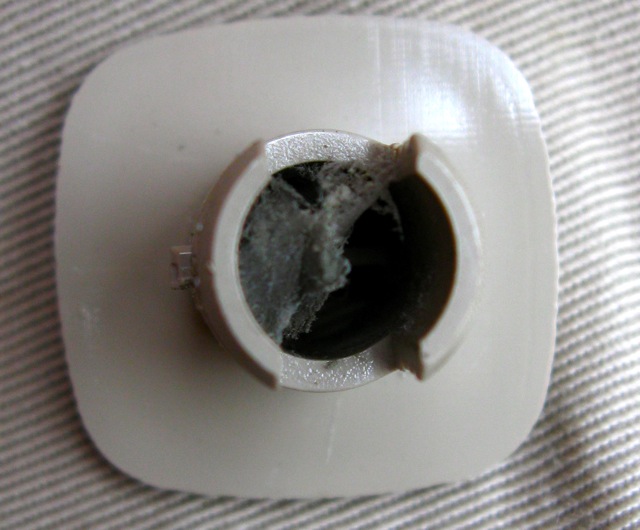 The grille was full of dust too.