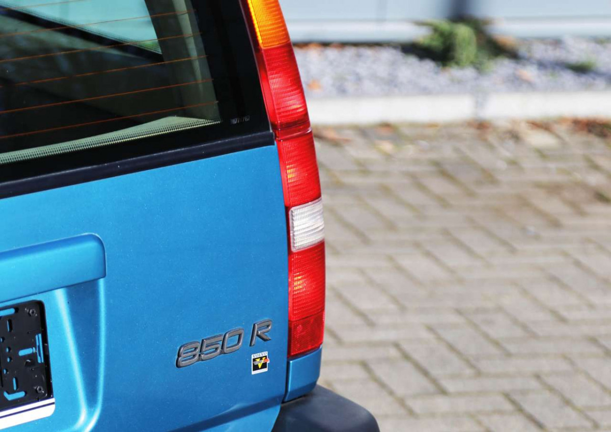 VOLVO-850-07.jpg