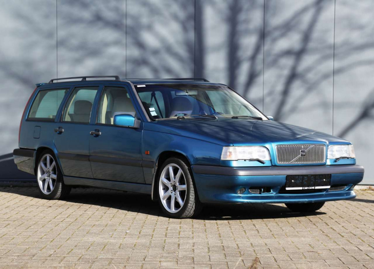 VOLVO-850-03.jpg