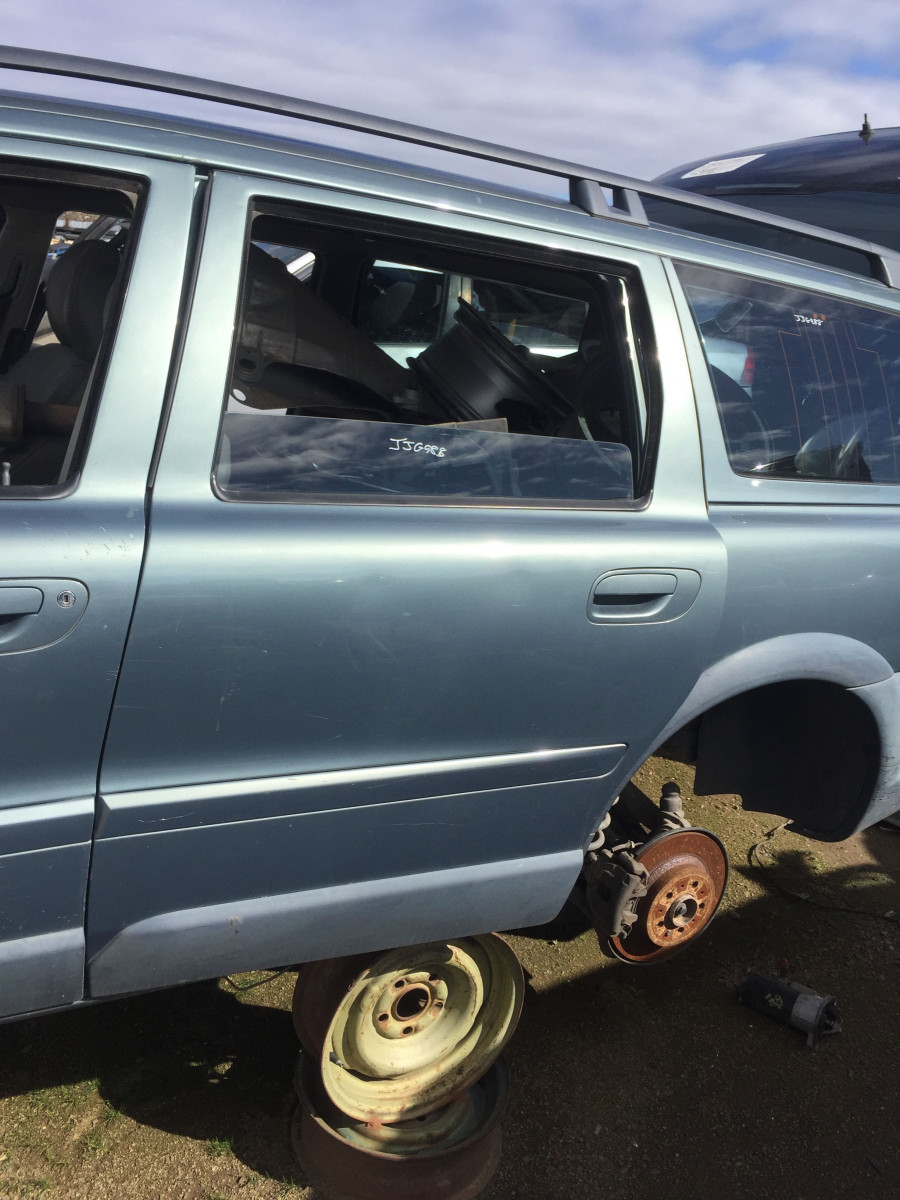 2002 V70 x/c (?) Donor Door
