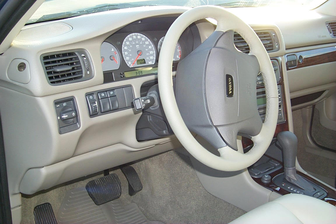 V70-07.jpg