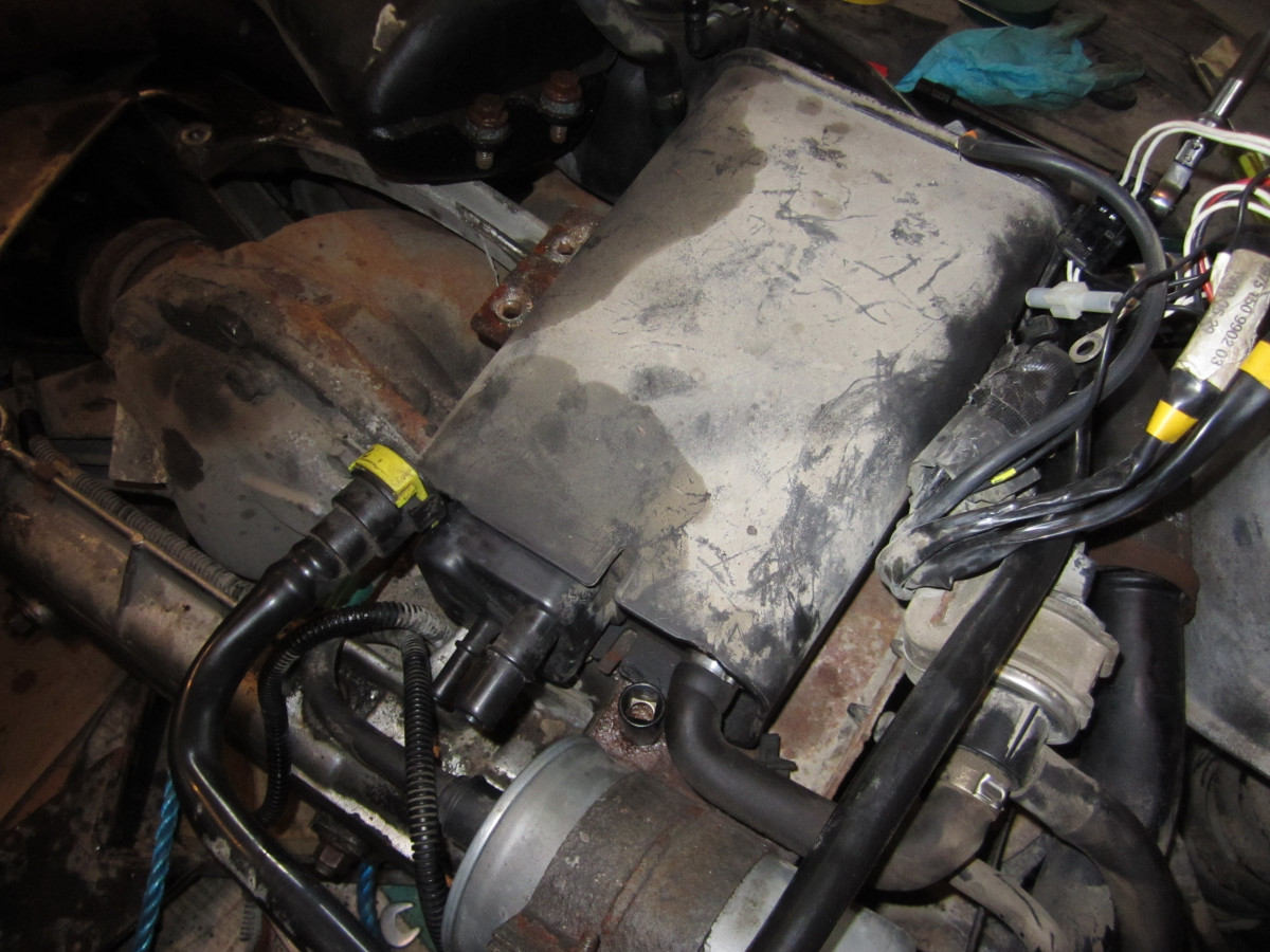 Fuel filter and carbon canister