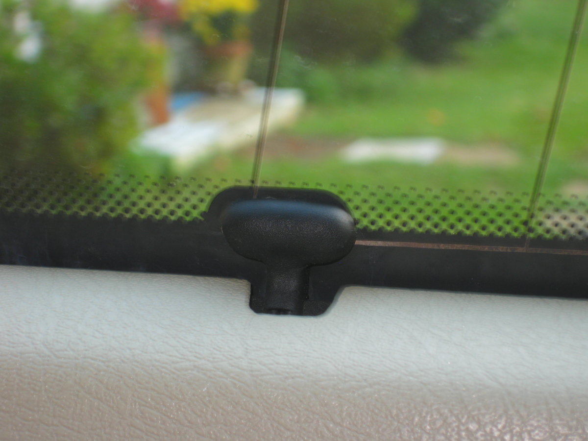 Volvo Parts- rear antenna.JPG