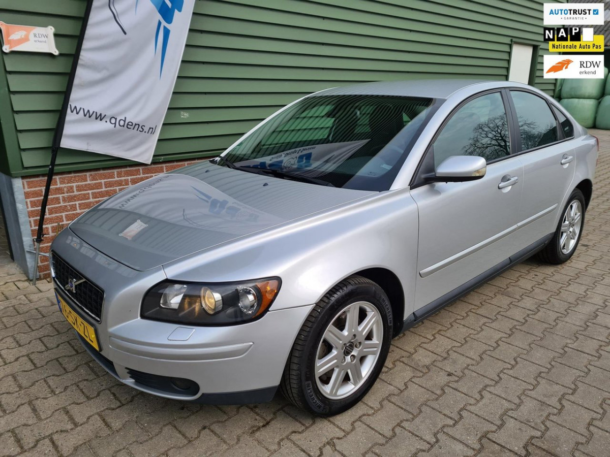 volvo-s40.jpg