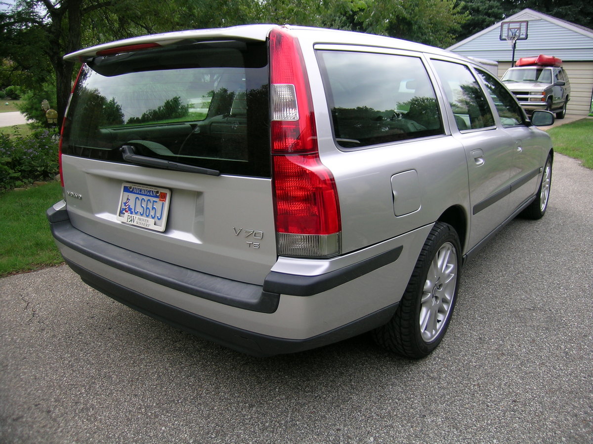 04 V70 001.jpg