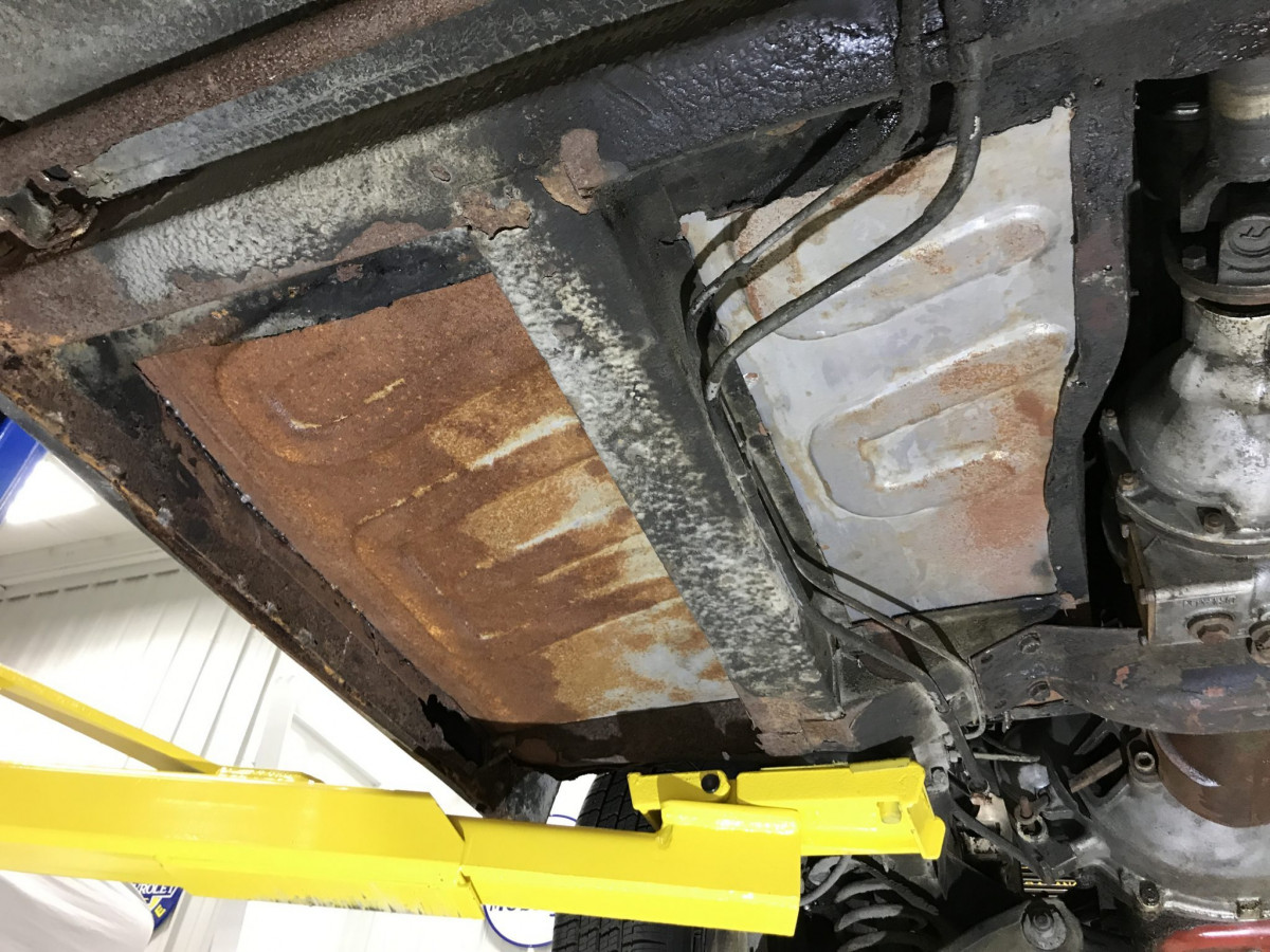 1968 -1800 floor.jpg