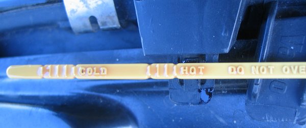 V70 Trans dip stick.jpg