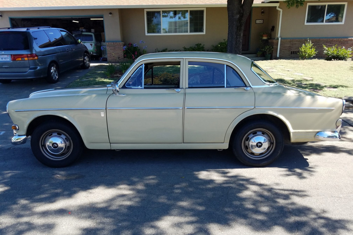 1965_volvo_122.jpg