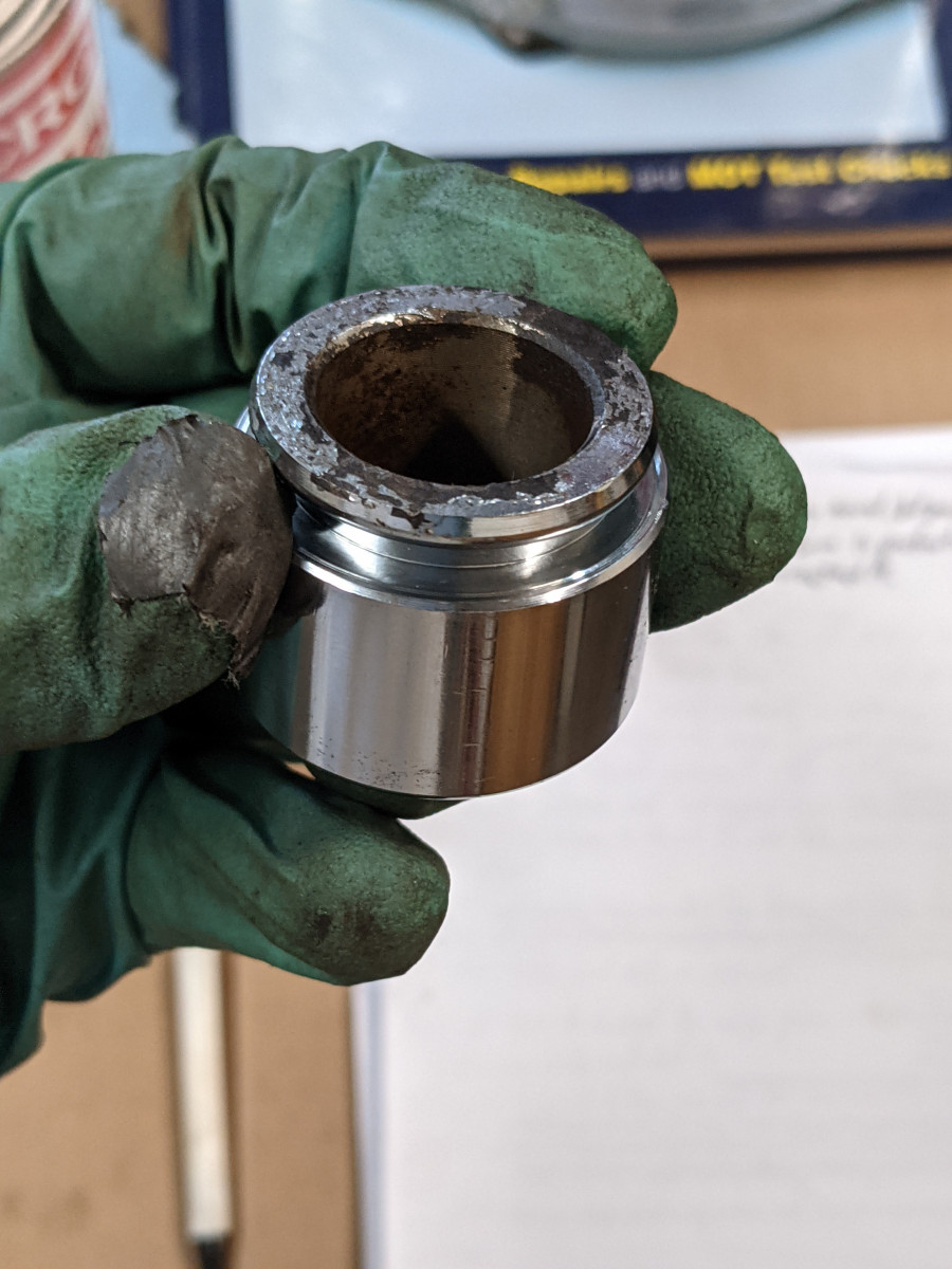 2021-09-17 - Piston - Rear right outer.jpg
