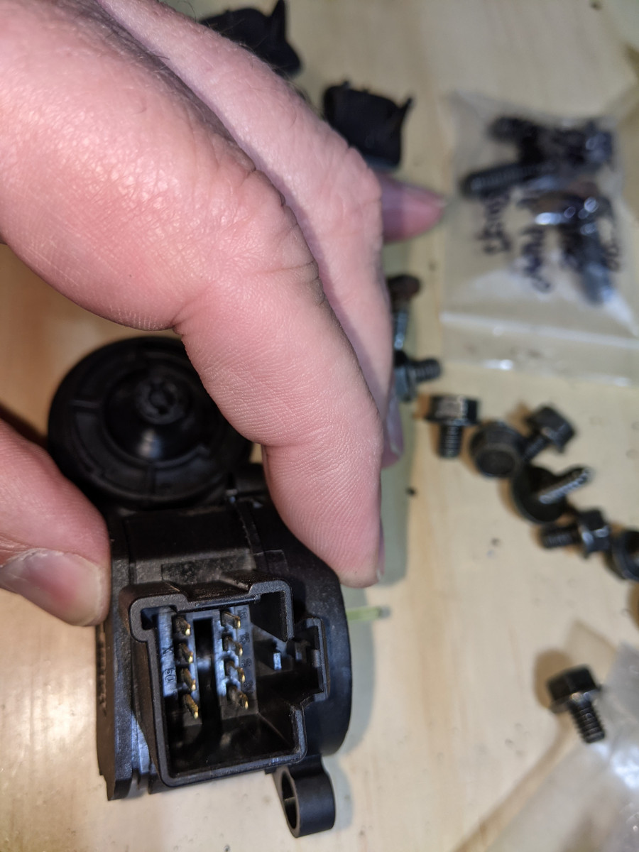 Electrical pin outs to wiring harness connector