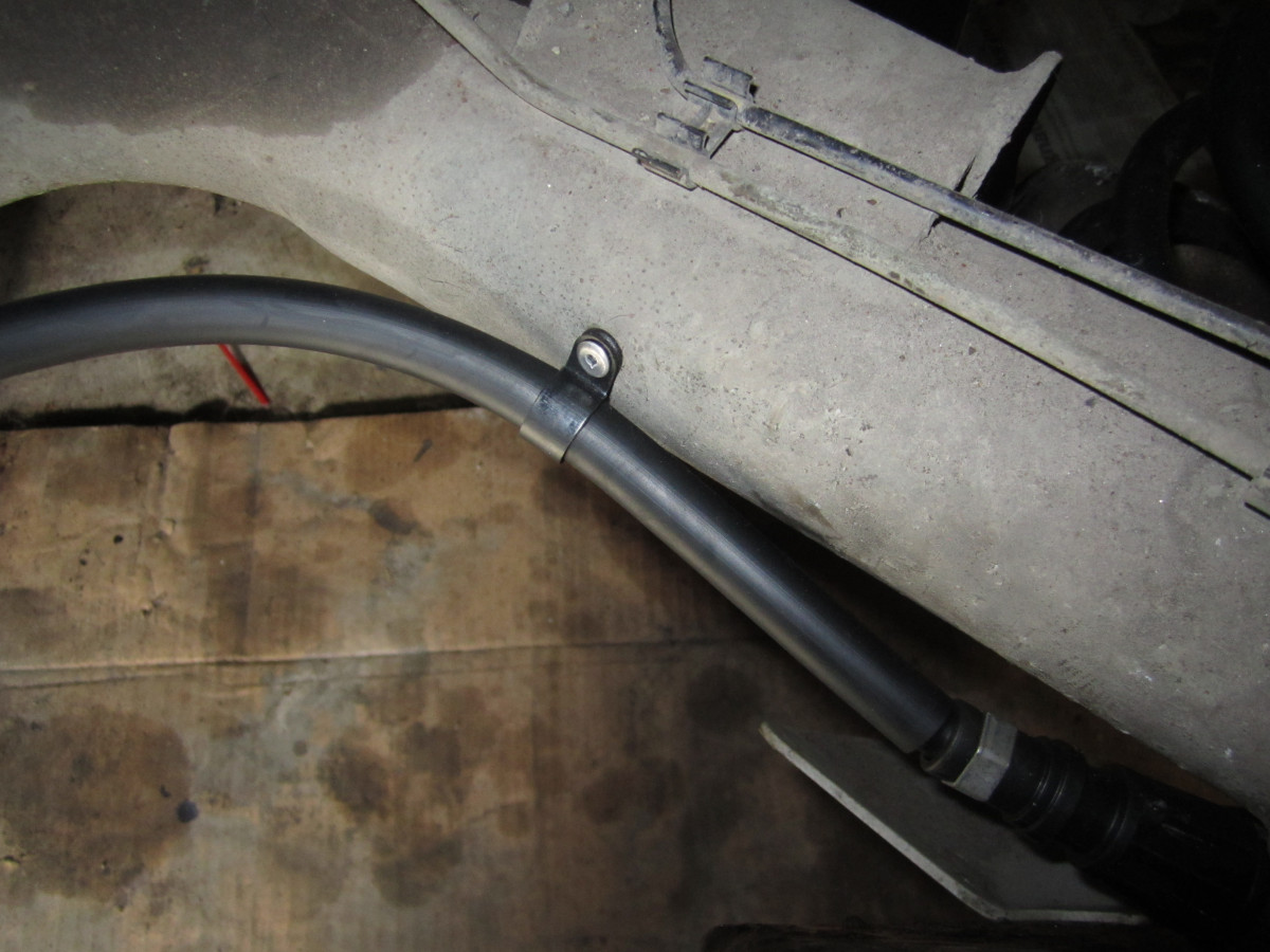 Cable retainer fitted (1)