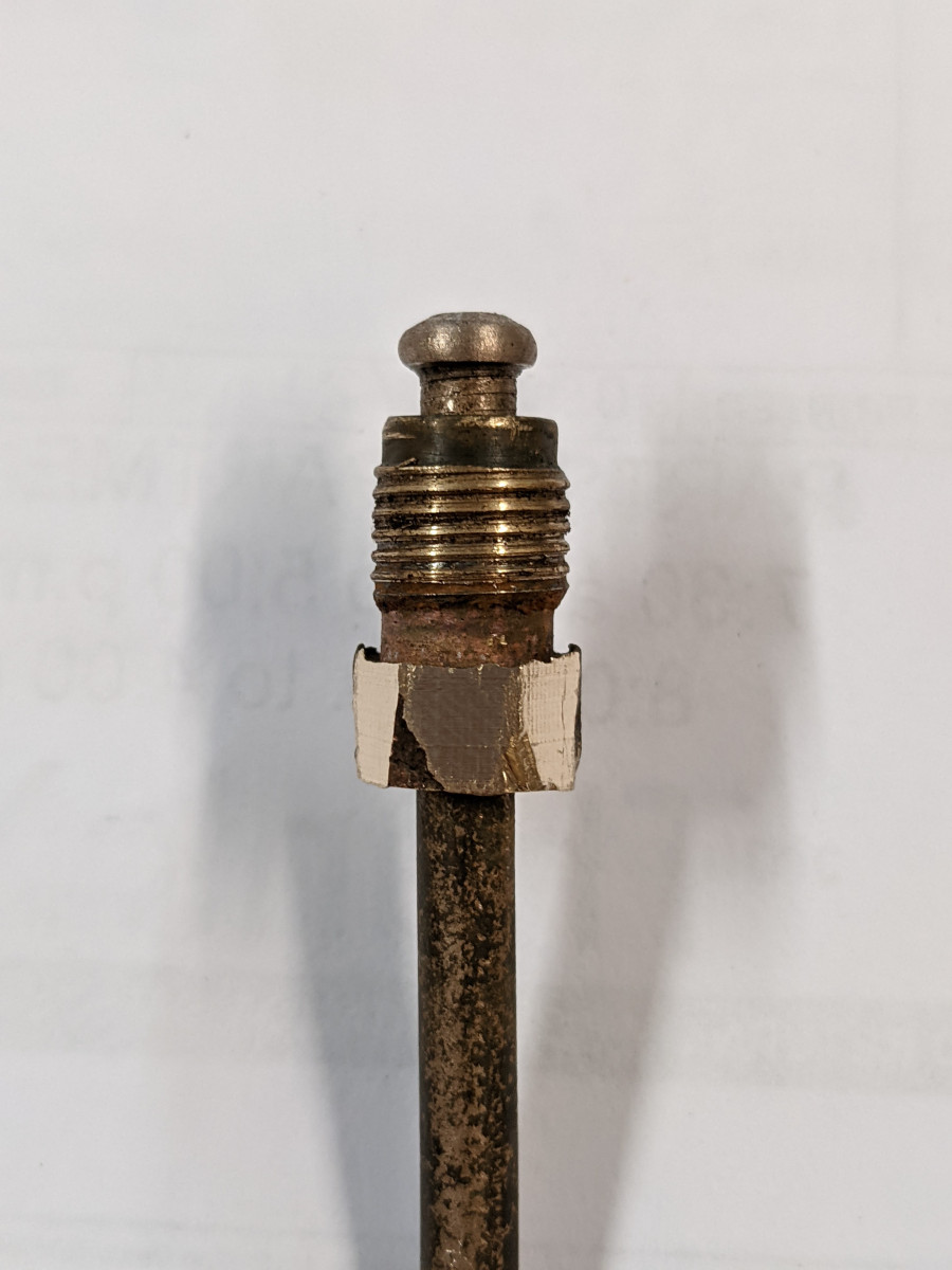 2021-09-17 - Rear right fitting rebuilt.jpg