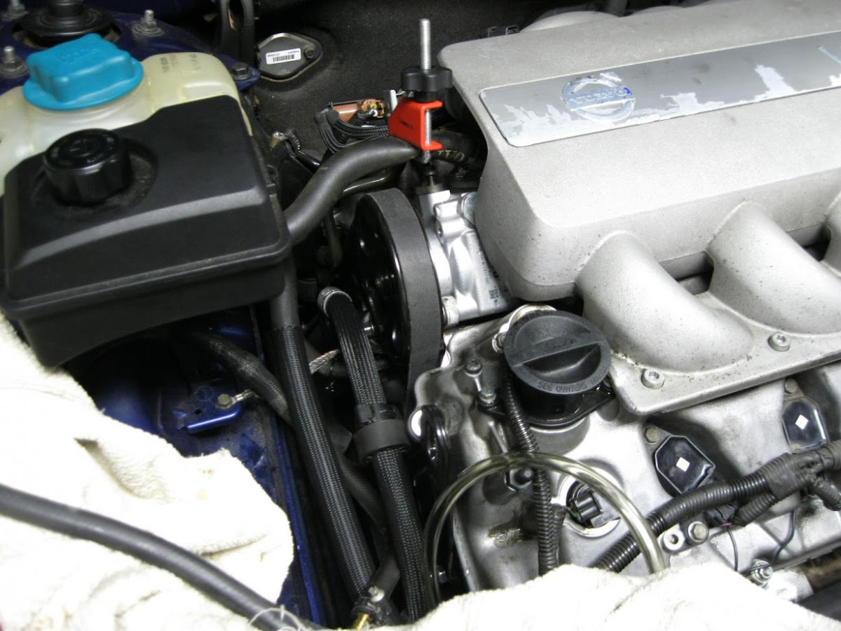 PS Reservoir and Hoses V8XC90.JPG