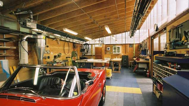 nice garage.jpg