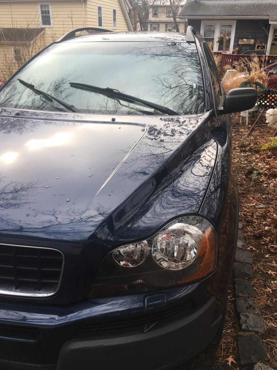 Volvo XC90 headlights