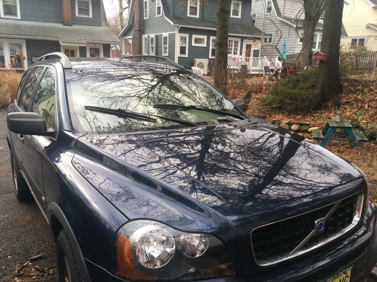 Volvo XC90 headlights